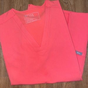 Hot Coral/Casma scrub top